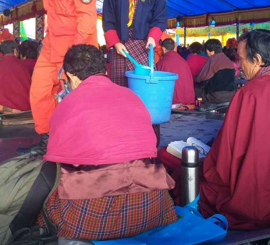 Volunteer service at Buddha point, during moenlam Chenmo