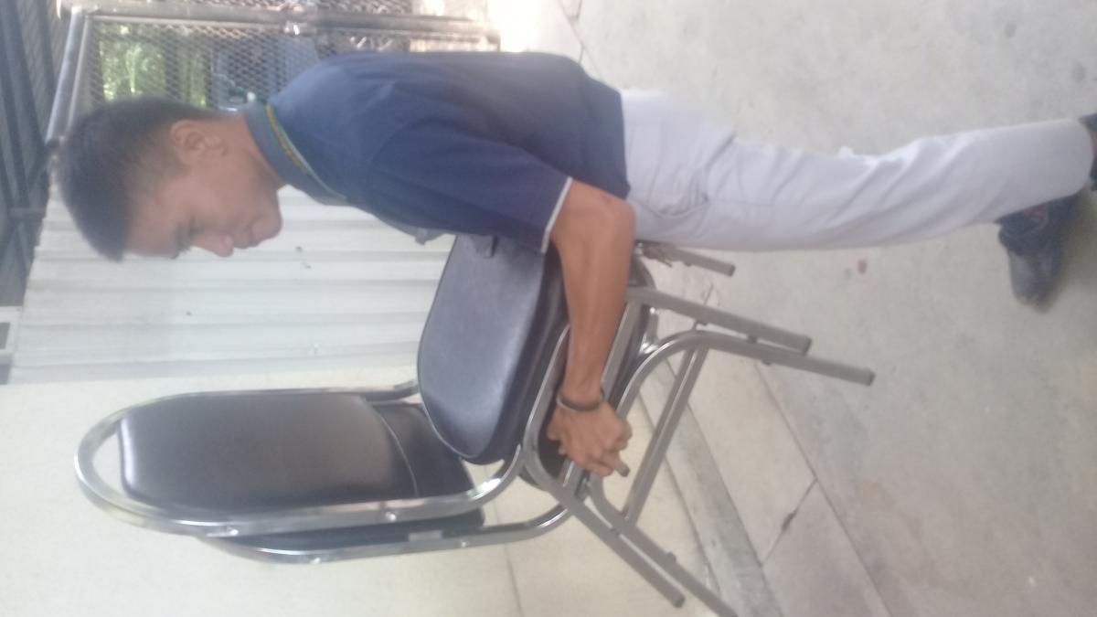 ยกเก้าอี้ไปเก็บ