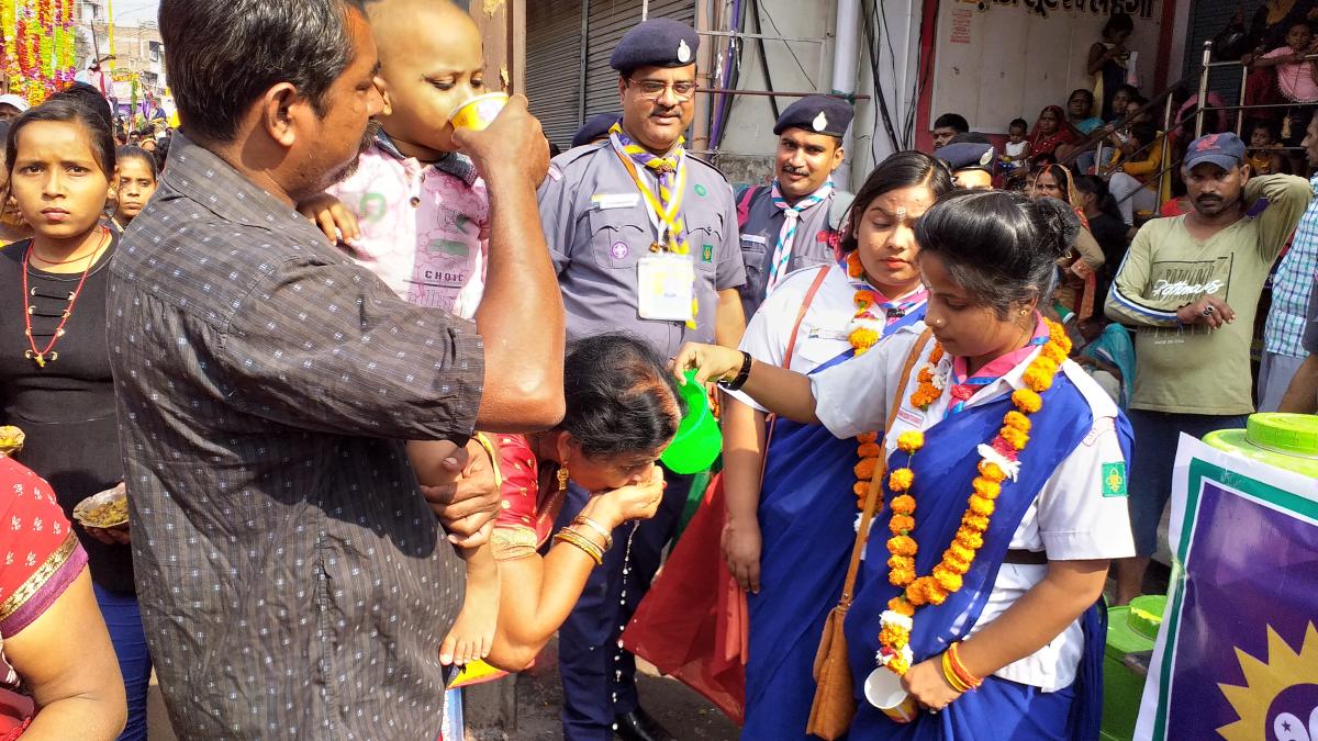 दुर्गा पूजा जल सेवा