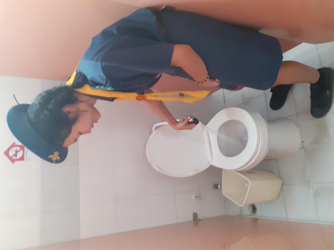 เป็นจิตอาสาทำความสะอาดในวิทนาลัยของเรา