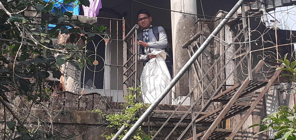 Helping old people from 2nd floor