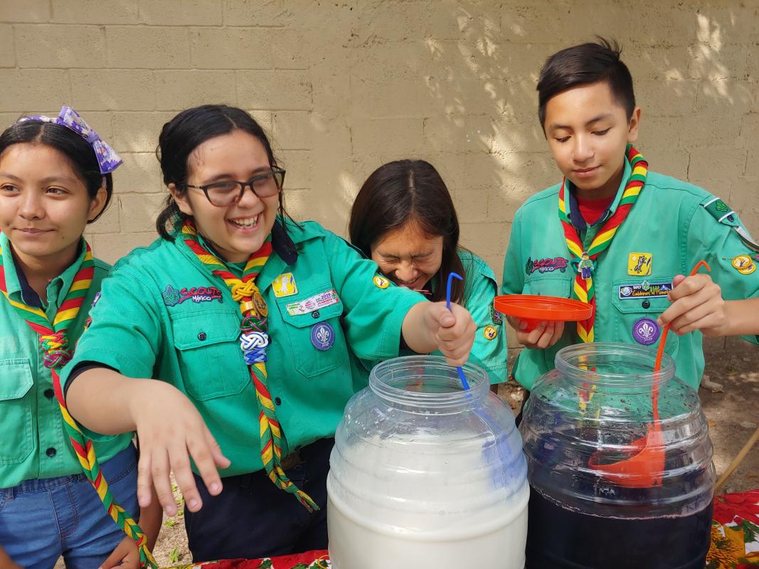 Emmanuel por los Mares Limpios ScoutsMX