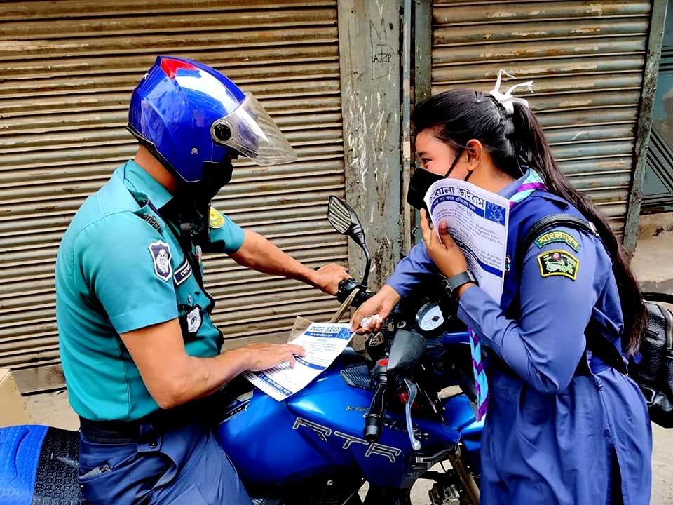 করোনা ভাইরাসের সংক্রমণ নিয়ন্ত্রণের জন্য কাজ করছে স্কাউটরা..!
