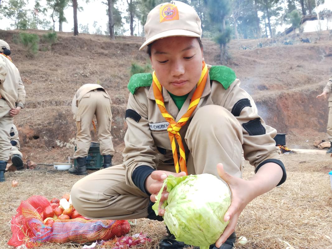 Scouts learn cooking skills
