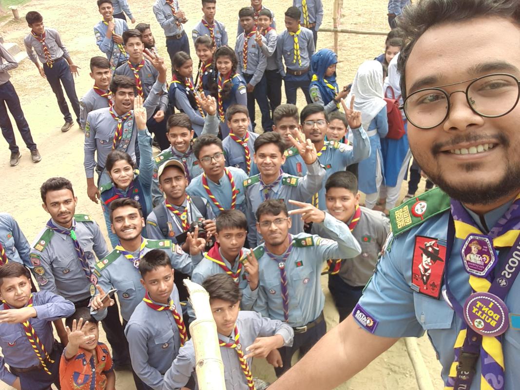 গ্রুপ ক্যাম্প 