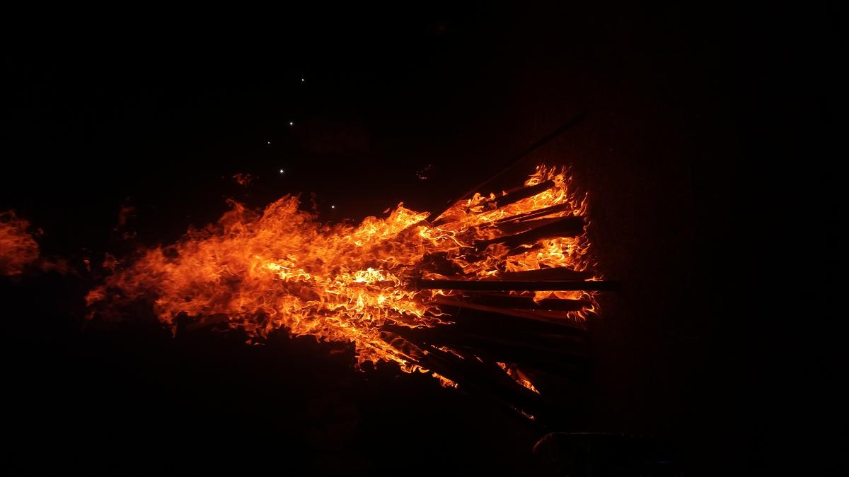 তাবুজলসা-(Campfire)