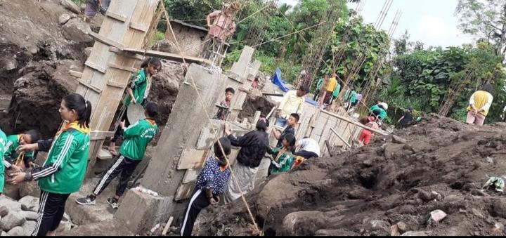 Volunteer services at Thama lhakhang