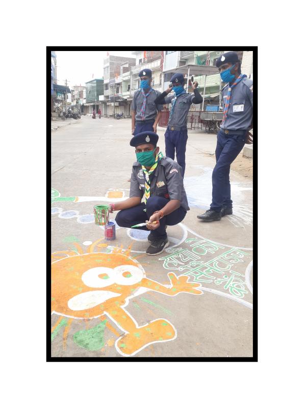 स्काउट गाइड द्वारा पेंटिंग बनाकर लोगों को दिया जागरूकता का संदेश