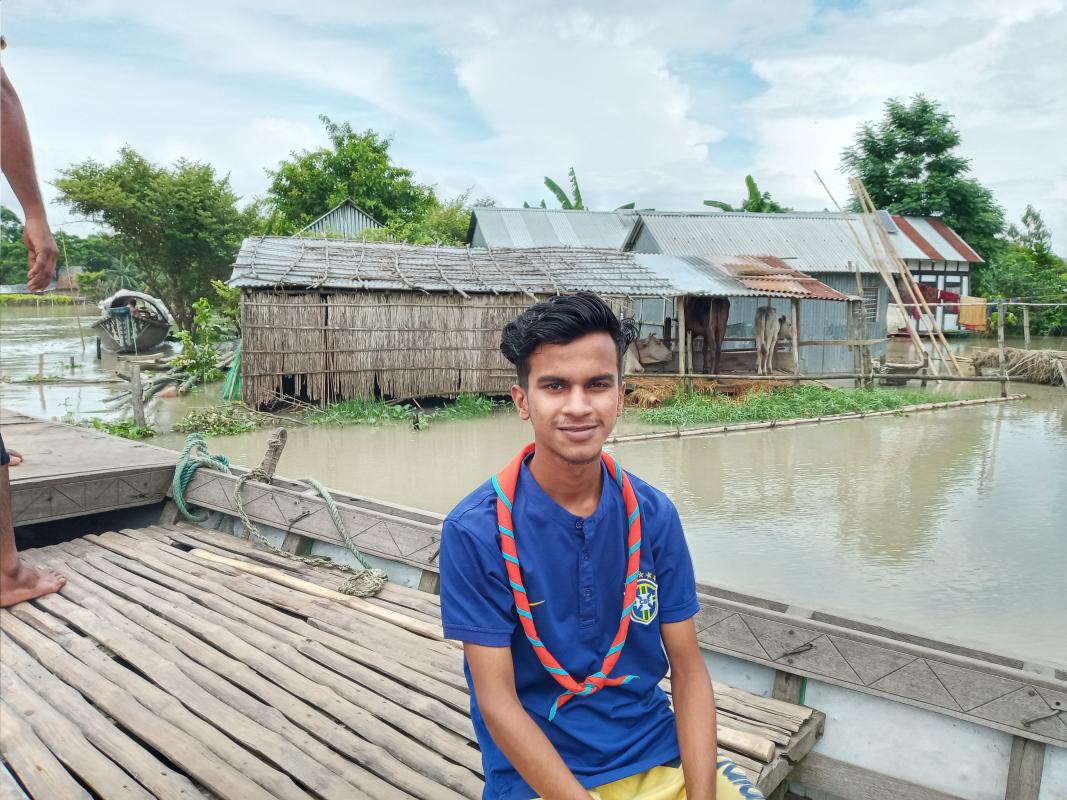 বন্যা কবলিত এলাকায় ত্রান সামগ্রী বিতরন ২০২০