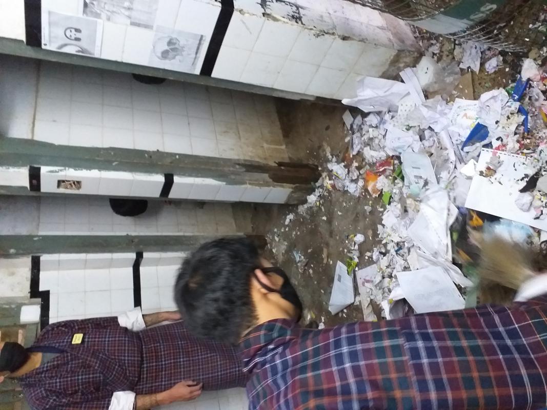 Audio visual room cleaning 