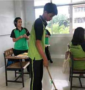 จิตอาสากวาดห้อง