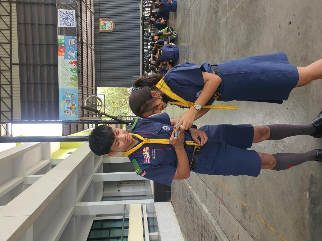 ทำจิตอาสาสอนเพื่อนสมัคร Scout