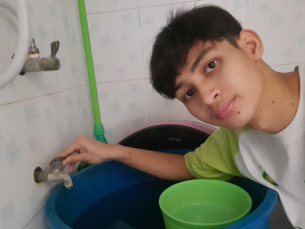 ปิดน้ำในห้องน้ำ