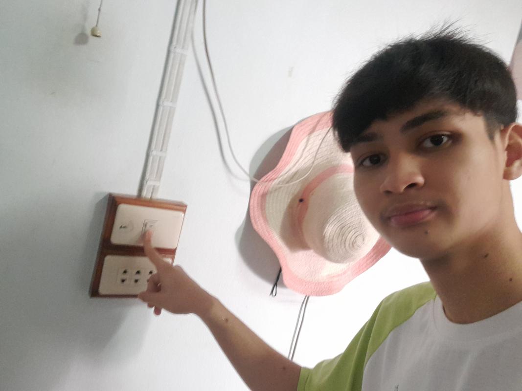 ปิดไฟในบ้าน