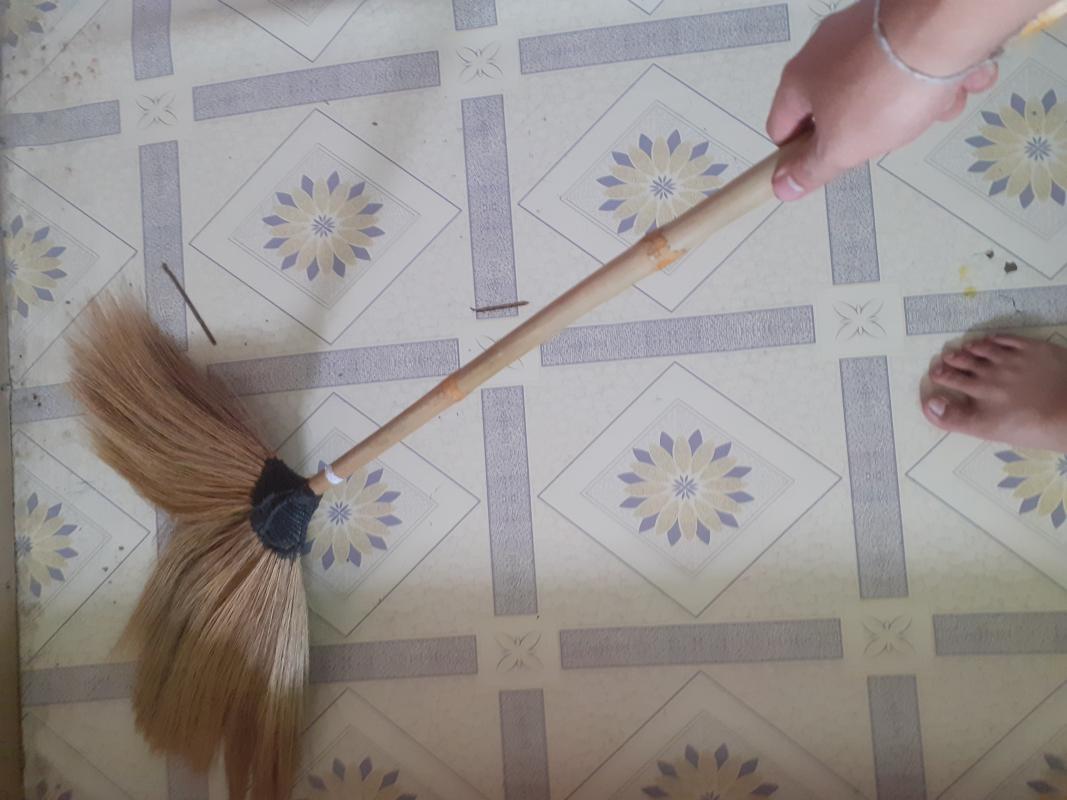 กวาดบ้าน