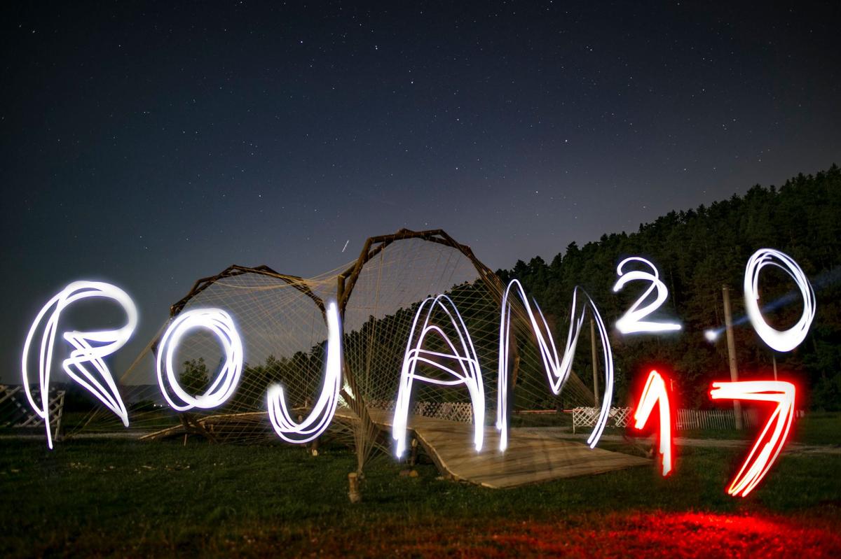 The Nebulae of Mirrors