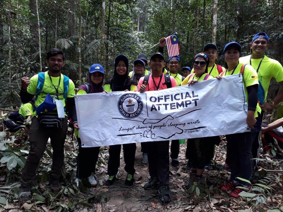 Menuju puncak di mata dunia