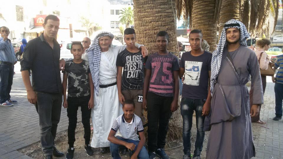 المساهمة في قطف الزيتون