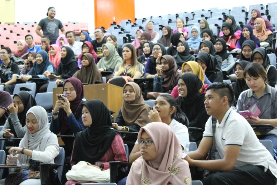 PERJUMPAAN KALI PERTAMA LEVEL 200 KLKM USM 2017/2018