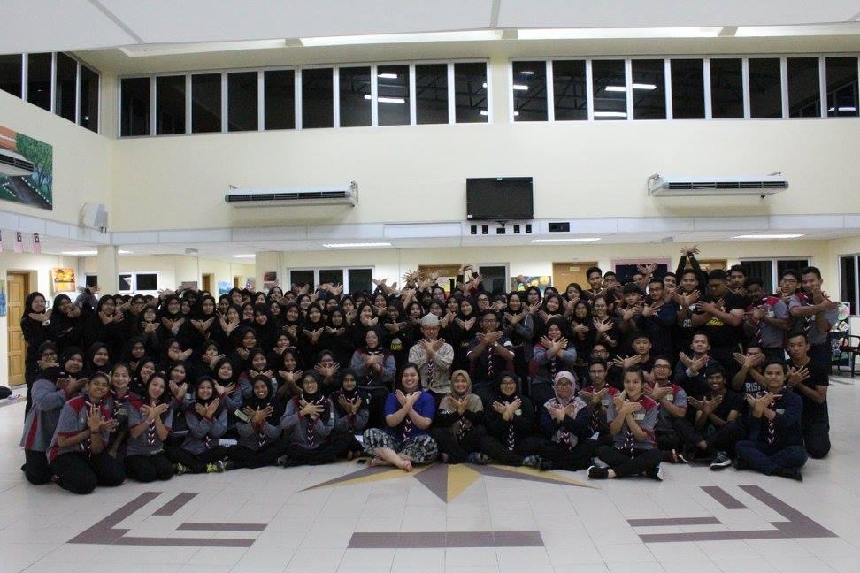 INTERACTION DAY WITH LEVEL 100 KLKM USM SESSION ACADEMIC 2017/2018