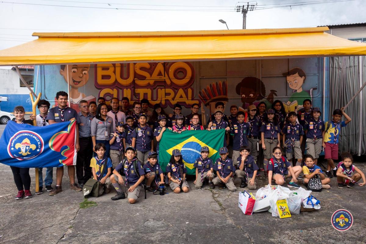 Doação de Livros para o Projeto Busão Cultural