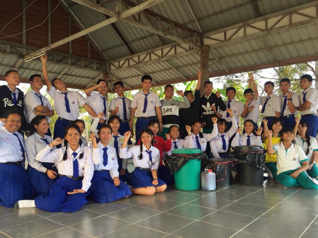 สาธิตเชิงการปฏิบัติให้กับเพื่อนๆ