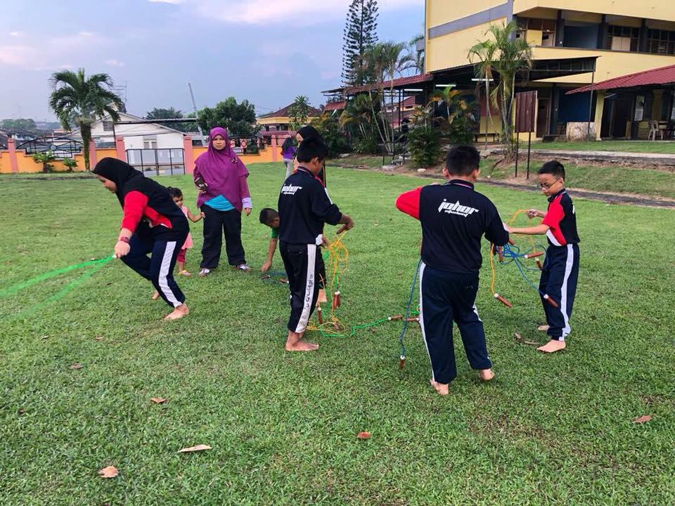 Perkhemahan Unit Beruniform bersama rakan-rakan UB di SK Taman Johor Jaya 3