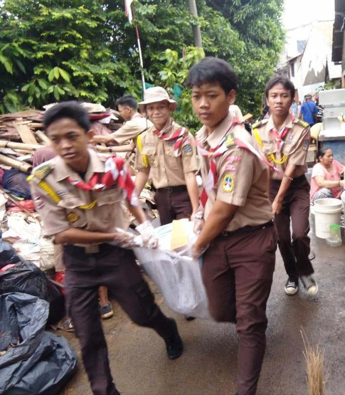 Aksi Pramuka Peduli Bencana Banjir dan Tanah Longsor di Metropolitan Jakarta, Indonesia