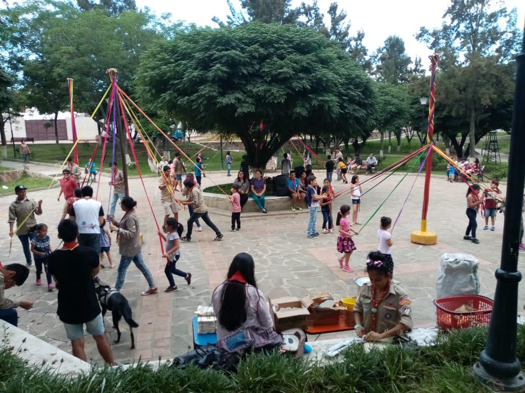 Trenzada Navideña Scout: Recolección de Regalos para niños de fundación EDIFU.