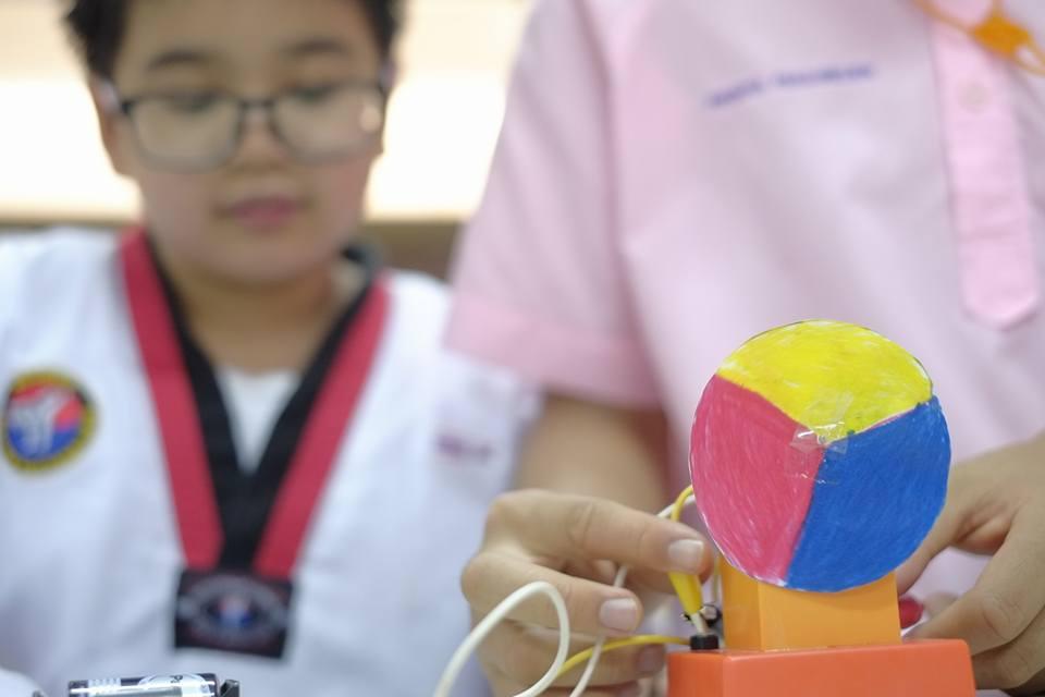 กิจกรรมบูรณาการความรู้และรายได้เพื่อน้อง ครั้งที่8
