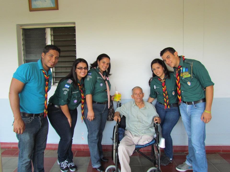 Entrega de leches "Lechetón 2012"