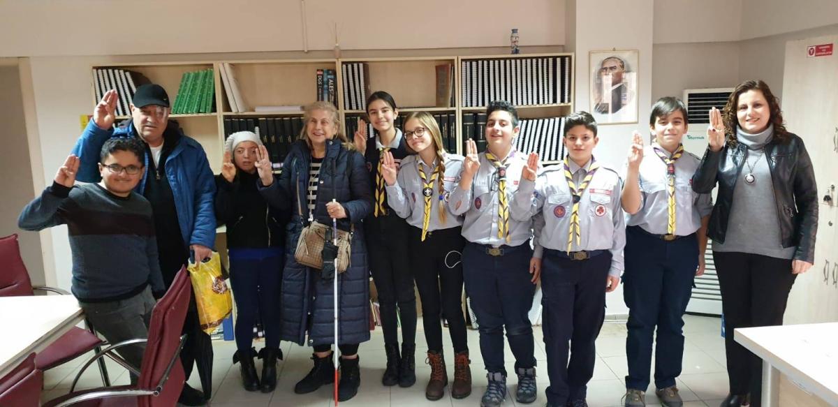 Volunteer service at provincial public library in the section of blinds