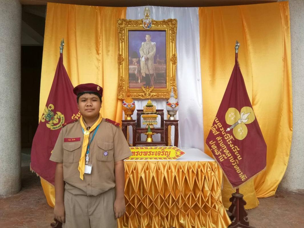 เก็บขยะหน้าโรงเรียนนวมินทราชินูทิศสวนกุหลาบวิทยาลัยปทุมธานี