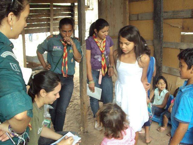 Apoyando a una comunidad con baja escolaridad en Honduras