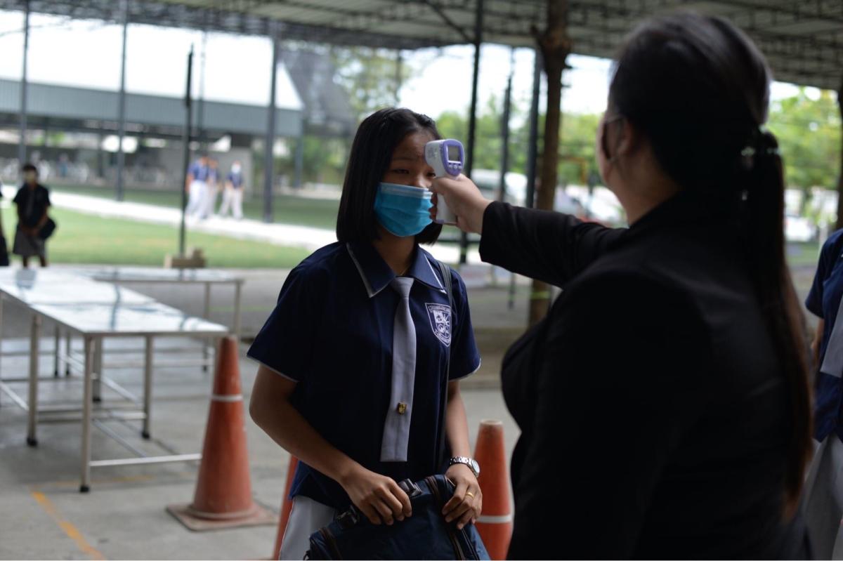 วัดอุณหภูมิ ล้างมือด้วยเจล