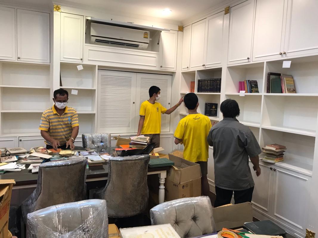 ลูกเสือโรงเรียนเทพศิรินทร์ช่วยงานวัดเทพศิรินทราวาส