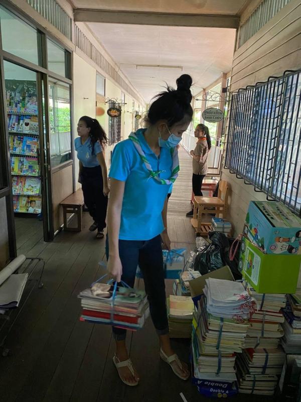 จิตอาสาย้ายห้องเรียน