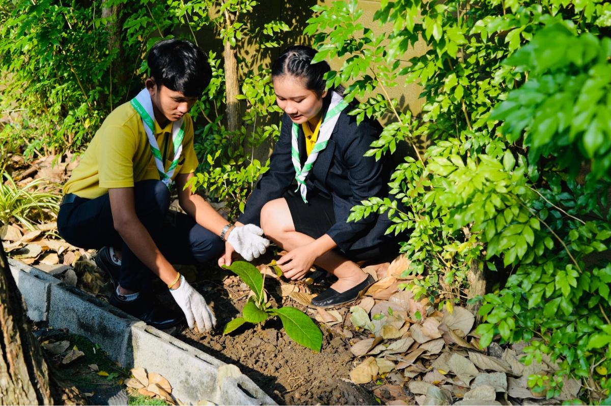 วันที่5 ธันวาคม วันพระบรมราชสมภพ วันดินโลก วันพ่อแห่งชาติ
