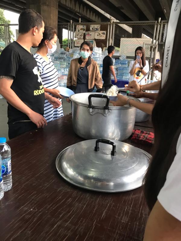 บริจาคข้าวสารอาหารแห้ง