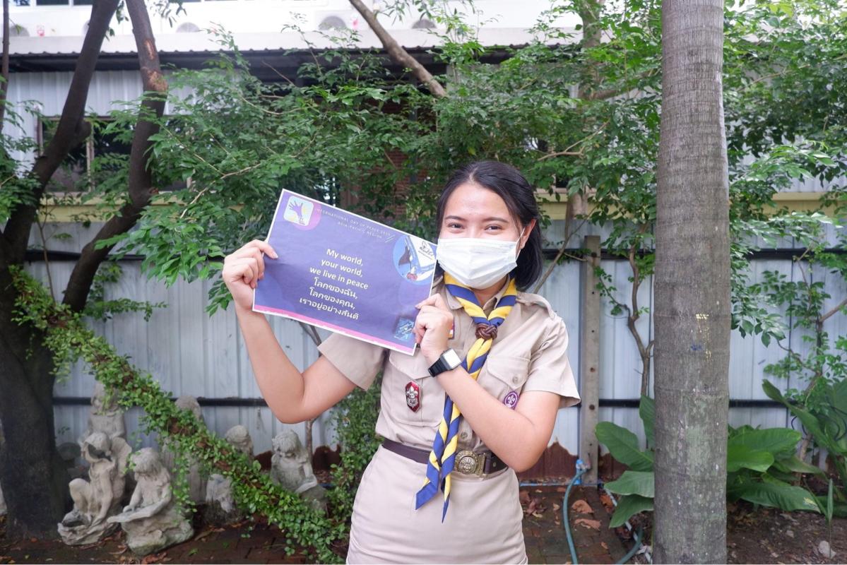 ร่วมถือป้ายคำปฏิญาณเนื่องในวันสันติภาพสากล 2020