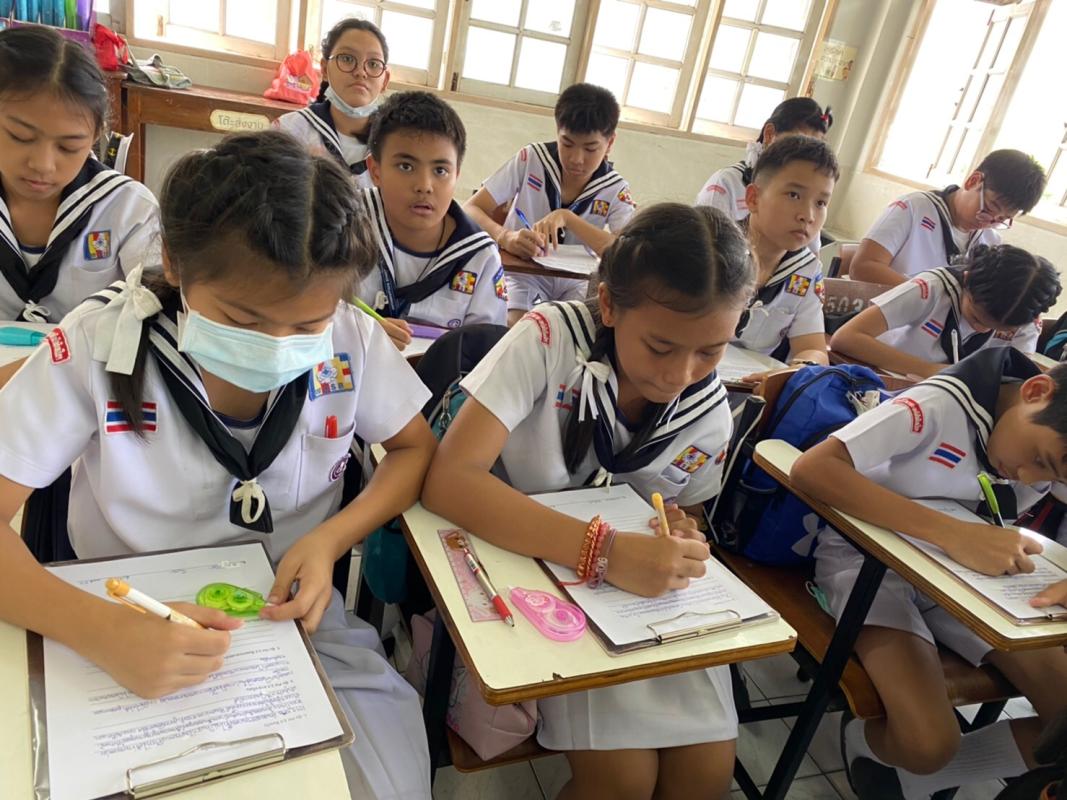 จิตอาสาให้ความรู้เบื้องต้นการเกิดฝุ่น pm 2.5