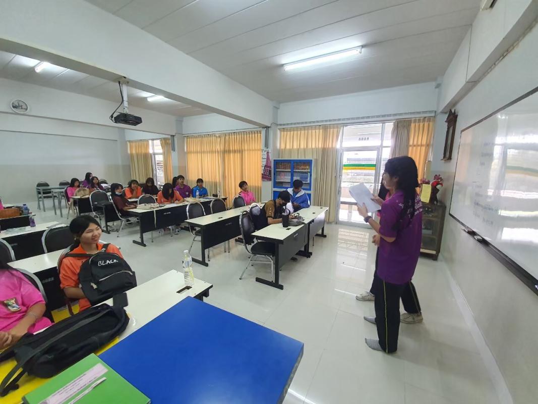 Selling online is very easy.