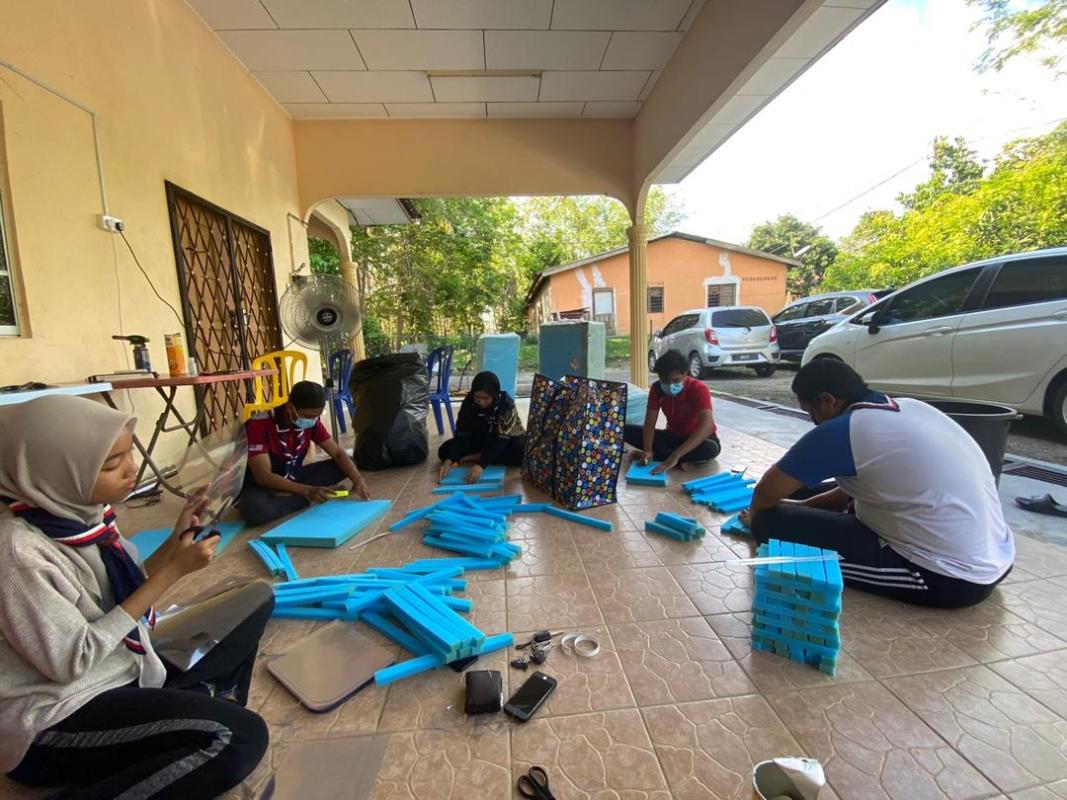 Pahang Rover Fight Against CoVid-19; Introduction to help Malaysian Frontliner