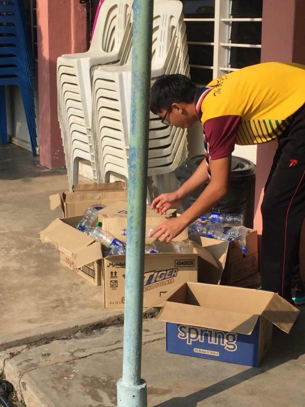 Helped our school to pick up rubbish and recycle for a cross-country event.