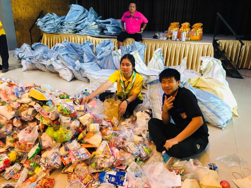 กิจกรรมทำบุญวันปีใหม่ไทยเพื่อสืบสานถ่ายทอดวัฒนธรรมเเละประเพณีของไทย