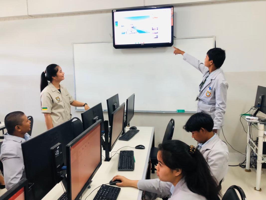 อบรมให้ความรู้เกี่ยวกับ มาตรฐานวิชาชีพให้กับนักเรียน