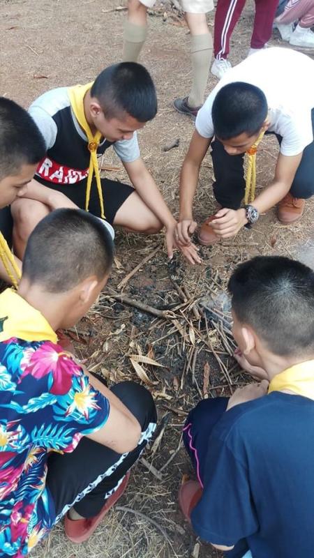 ก่อกองไฟ กิจกรรมประกอบอาหารเย็น