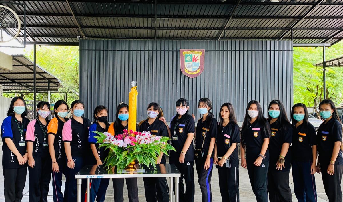 กิจกรรมประดับเทียนพรรษา