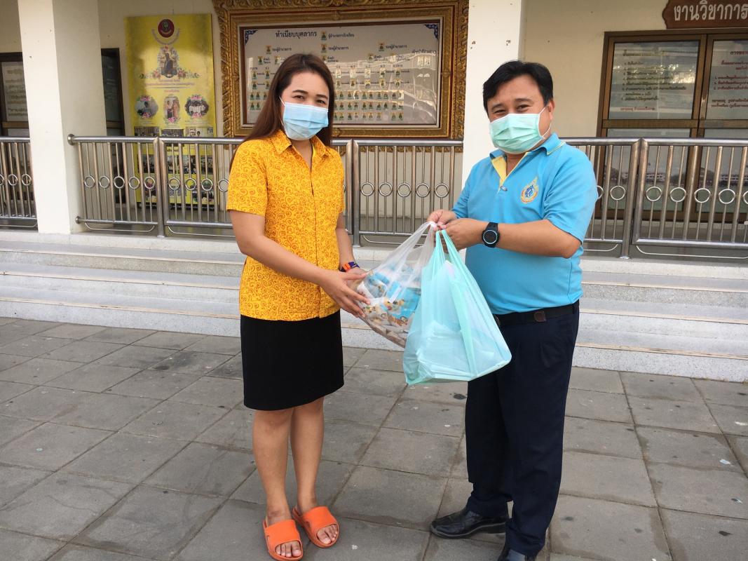 มอบของที่ละลึก และเอกสารงานแนะแนว