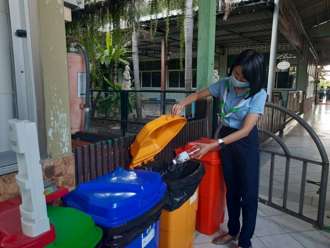 จิตอาสาคัดแยกขยะรีไซเคิล